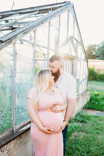 Outdoor maternity sessions in WNY