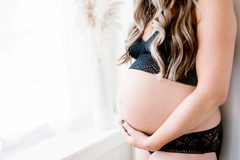 Maternity Session. Baby bump 